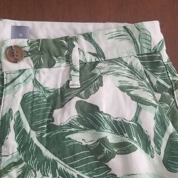 Old Navy Tropical Shorts - Picture 2 of 3